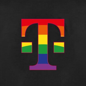 Detailansicht des regenbogenfarbenen T-Logos