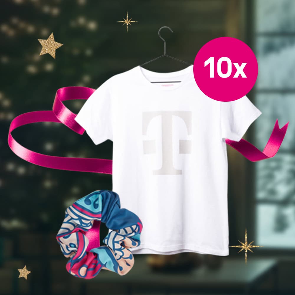 Ein weißes T-Shirt mit einem großen T-Logo, einem bunten Haargummi, einem magentafarbenen Band, einem 10-fachen magentafarbenen Kreis, verschwommenen Lichtern und goldenen Sternen.