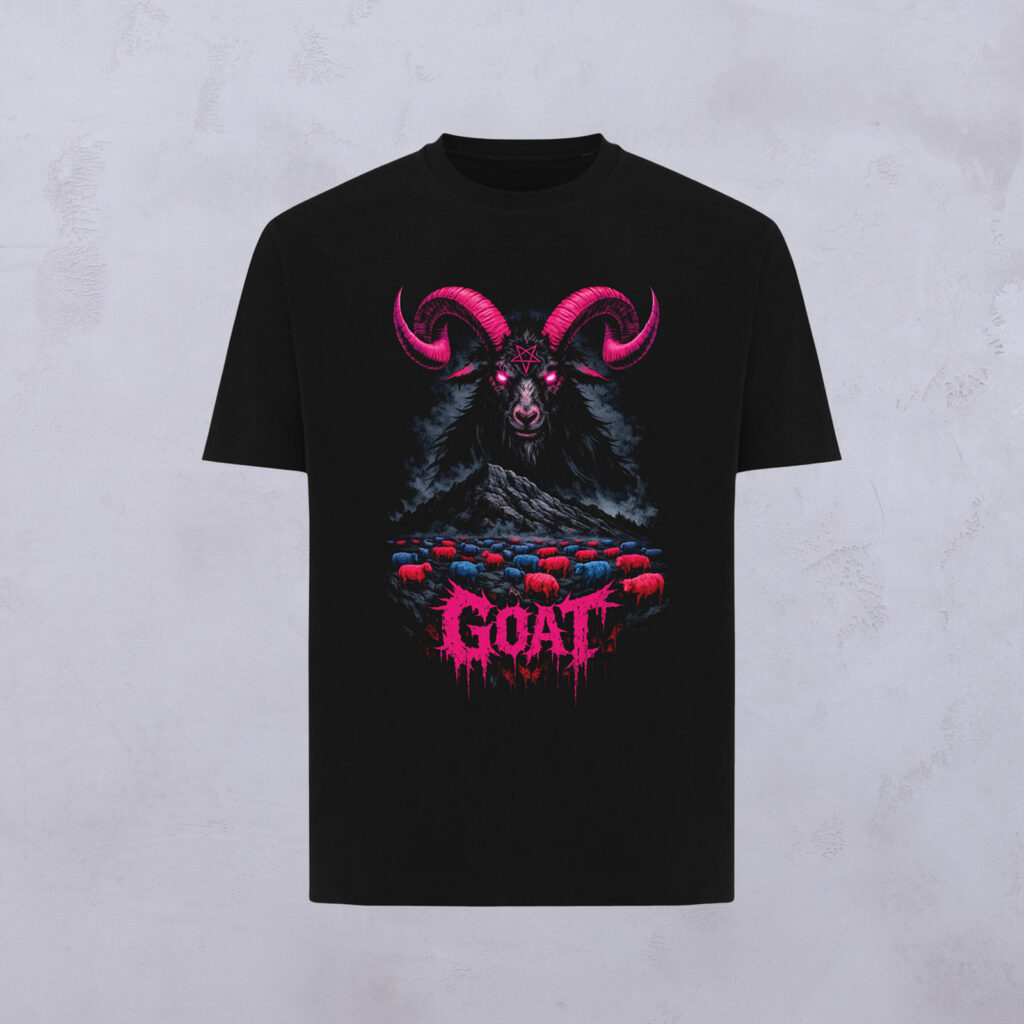 Schwarzes T-Shirt mit der Abbildung einer Ziege mit leuchtend rosa Hörnern und einem Pentagramm über dem Kopf, die über einer Gruppe roter Schafe steht. Darunter steht das Wort „GOAT“ in fetten, rosa Buchstaben, aus denen die Farbe zu tropfen scheint. Diese exklusive METAL T EDITION verleiht deinem Stil das gewisse Etwas und ist damit perfekt für alle, die dunkle und auffällige Designs schätzen.